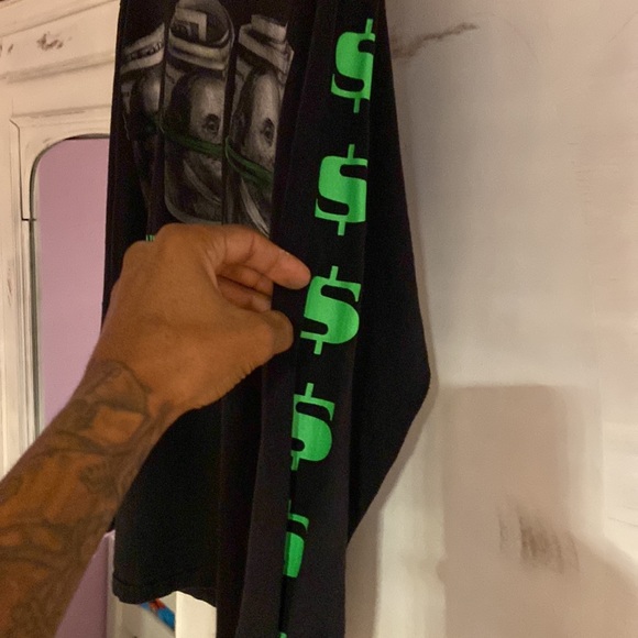 Fashion nova T-shirt. Sz. M. - Picture 2 of 4